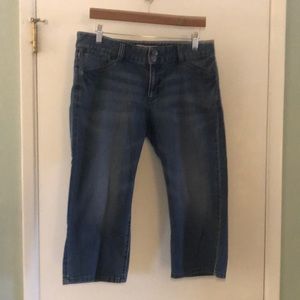 GAP Curvy Flare Capris